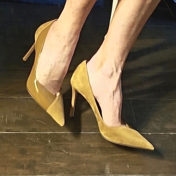 JIMMY CHOO Cass 95mm Patent Leather and Suede Pumps - Picture 2 of 15